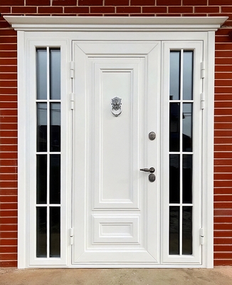 Коттеджная дверь с карнизом Коттеджная дверь с карнизом